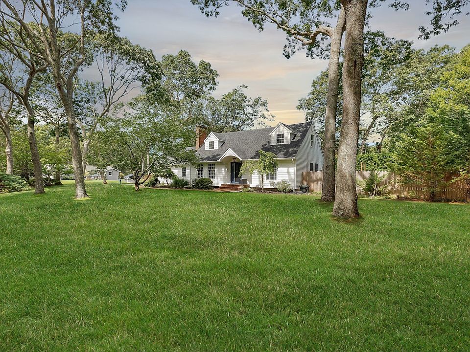 42 Eisenhower Dr, East Quogue, NY 11942 MLS 376073 Zillow