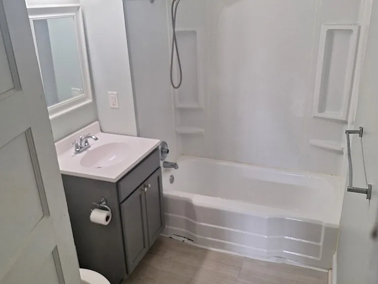 1450 Kingston Rd — Photo 35