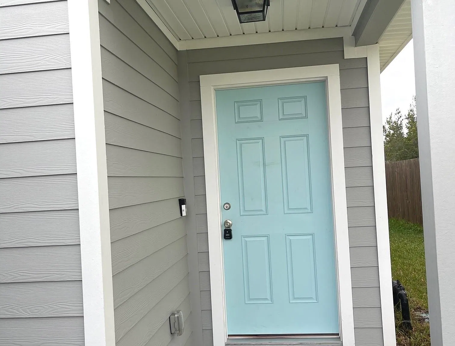 3 bed, 2.0 bath, 1420 sqft, $1,800 — Photo 2