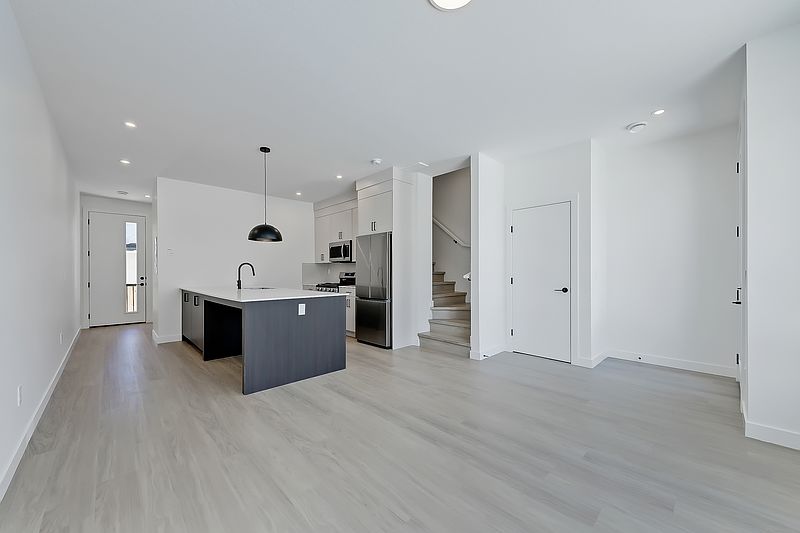Calgary Townhouse for rent - 3 Bedrooms — photo 4
