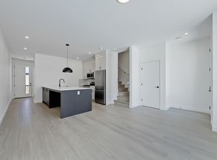 239 27th Ave NE, Calgary, AB T2E 2A1