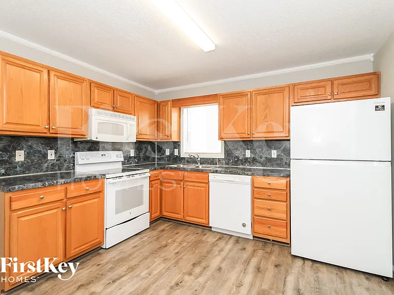 2200 Emerald Creek Ct — Photo 5