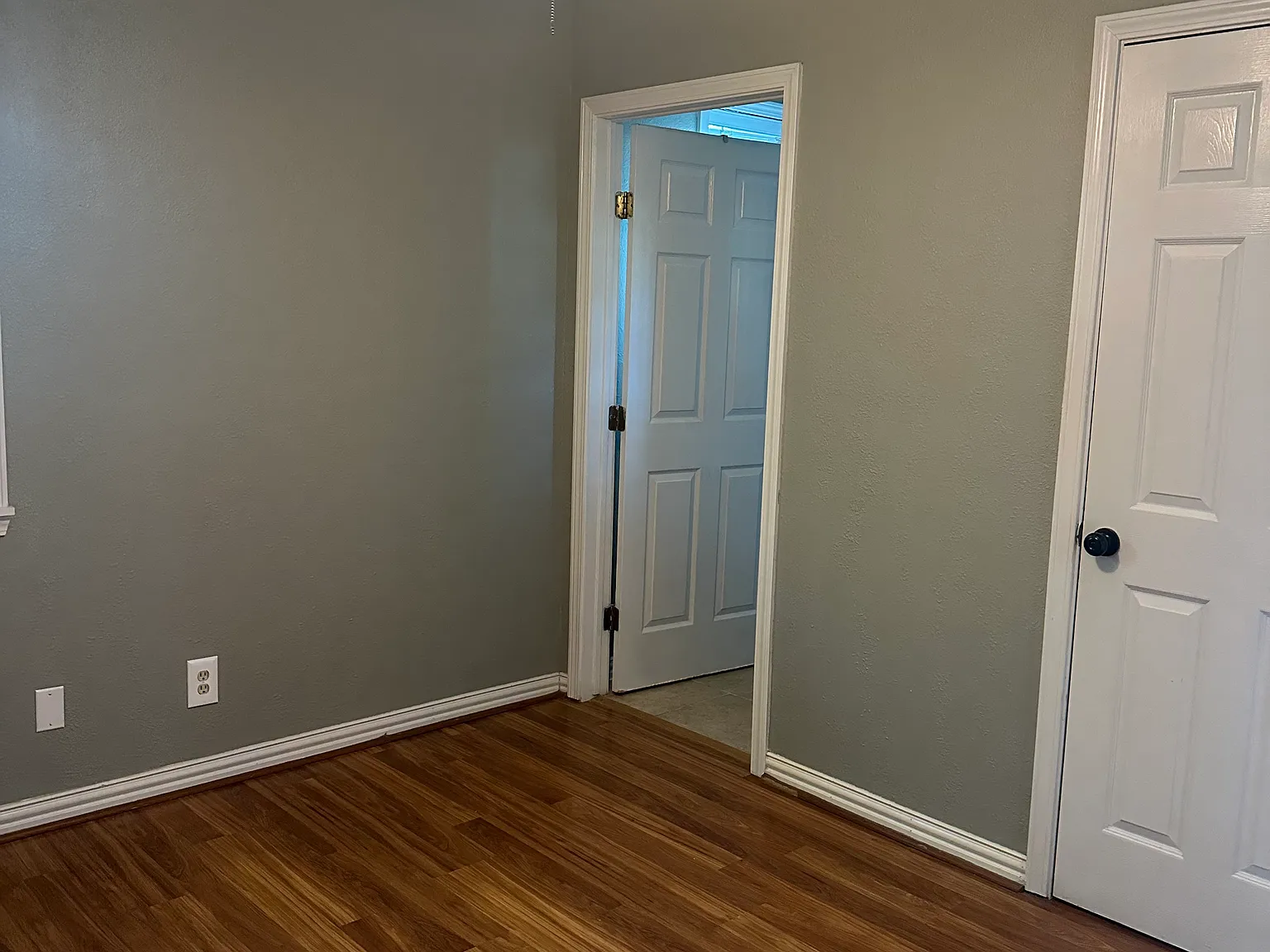 6325 Heards Ln — Photo 4