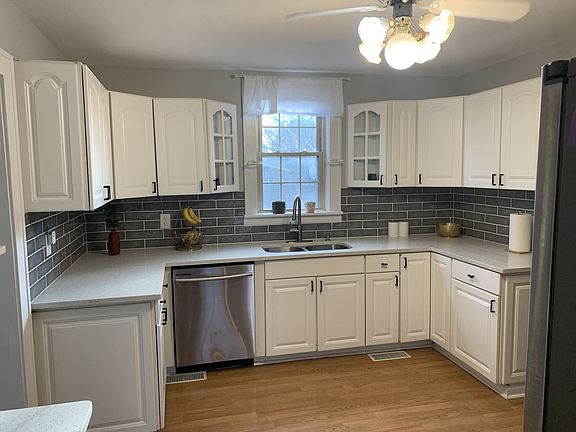4th image of 502 S Neltnor Blvd