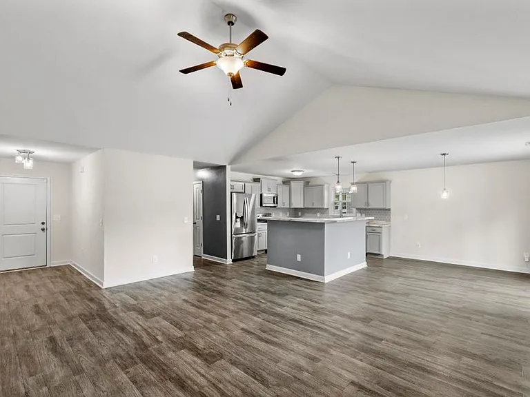 514 Isaac Branch Dr — Photo 2