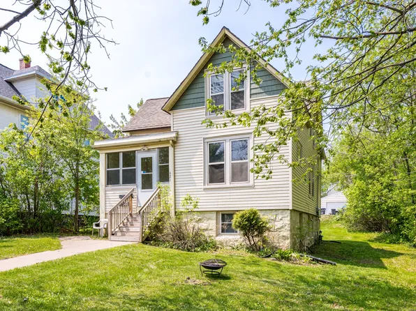 621 E 10th St #2, Duluth, MN 55805