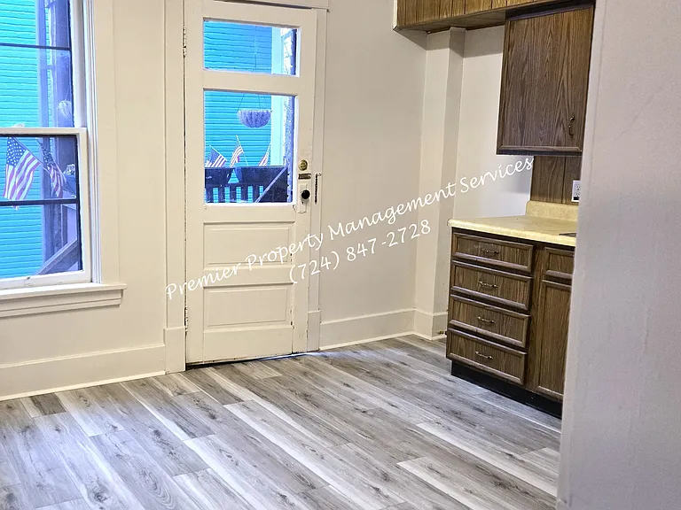 331 W North St — Photo 13