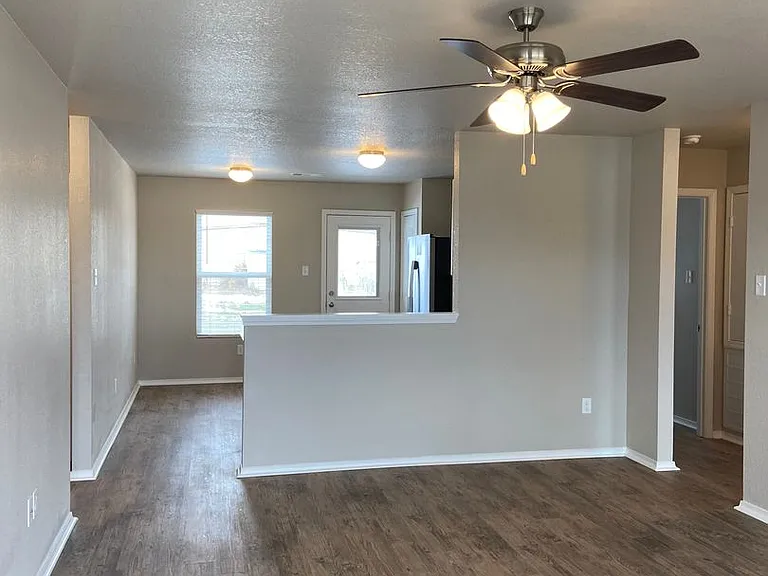 3622 Hargis Dr — Photo 4