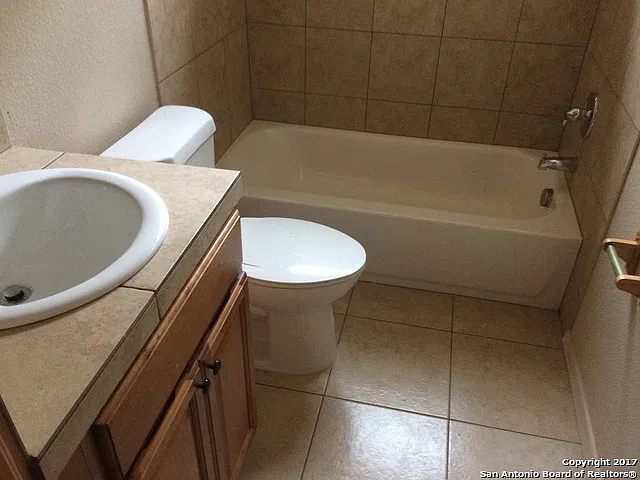 2 bed, 1.0 bath, 1400 sqft, $950 — Photo 4
