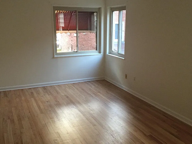 1433 Riverside Dr #6 — Photo 9