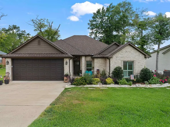 706 S Main St, Henderson, TX 75654