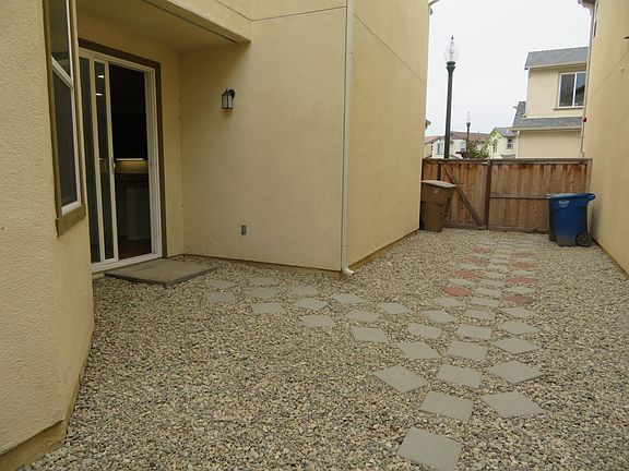 5th image of 10692 N Bank Dr