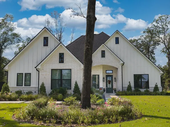 1529 Akin Rd, Texarkana, TX 75503