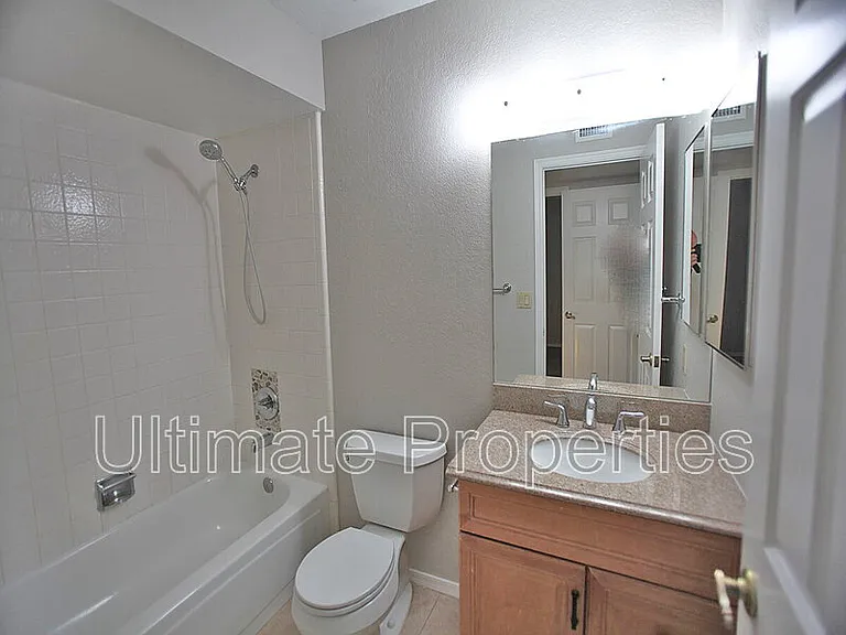 10853 E Yucca St — Photo 4
