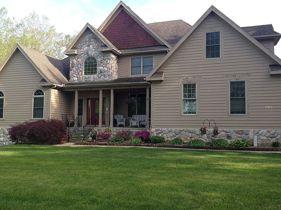 1st image of 135 Pleasant Cove Dr