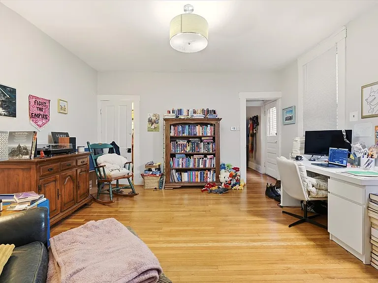 729 Jaeger St — Photo 5