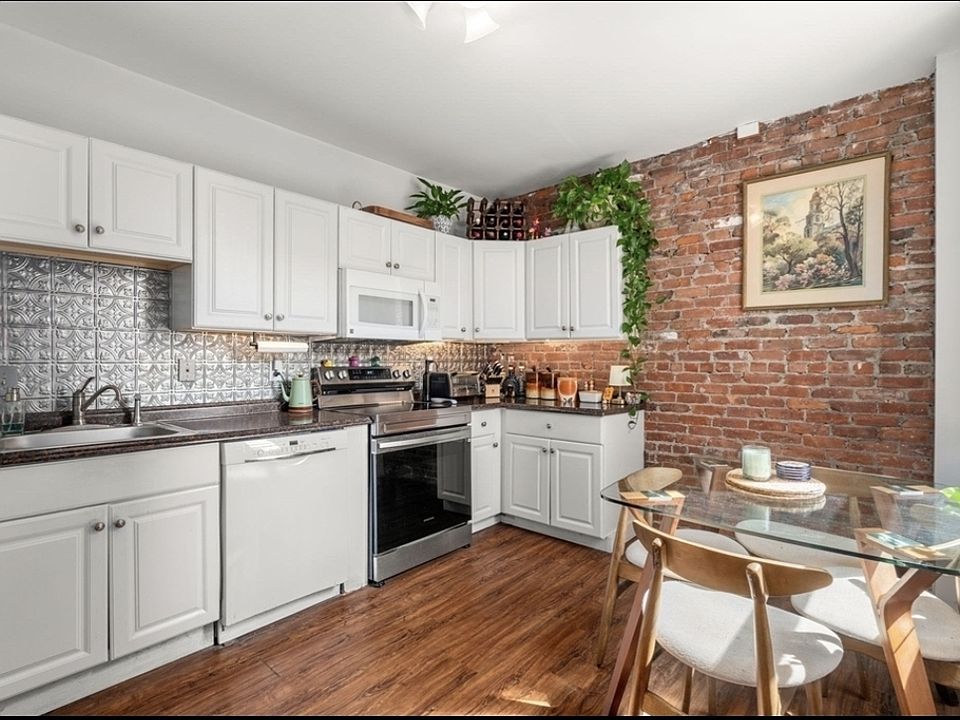 1st image of 1404 Commonwealth Ave APT 17