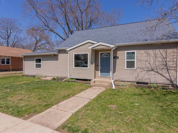 304 Fayette St, Augusta, MI 49012