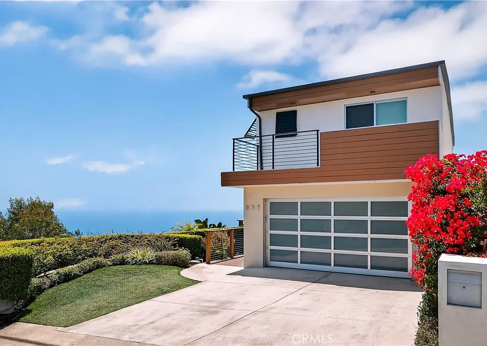 855 Santa Ana St