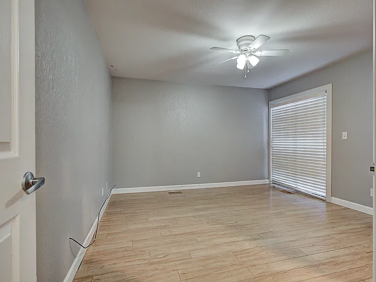 1106 Bluestem Rd — Photo 11