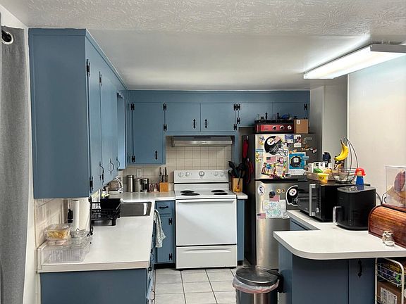 3rd image of 918 BACALL Road
