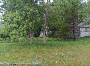 716 Starlight Way, Perry, MI 48872