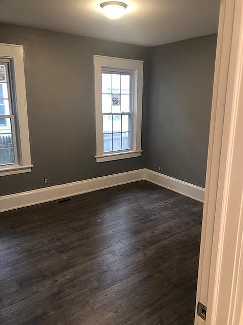 2nd image of 30 1st St Floor 3