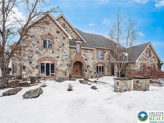 3rd image of 216 Merwinsburg Rd