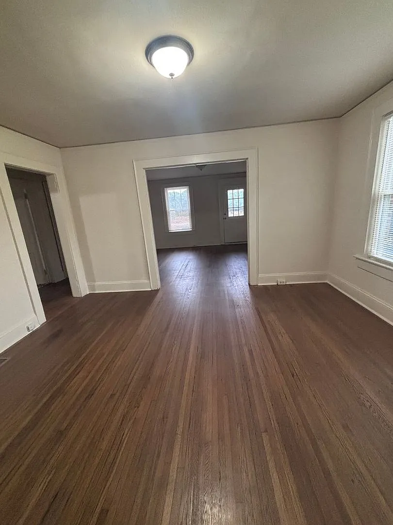 Discover this three-bedroom, one-bath single-family home in East Charlotte -$500 off the first fu... — Photo 2