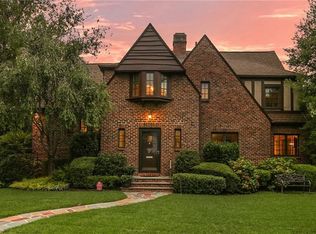 20 Robinhood Rd, White Plains, NY 10605