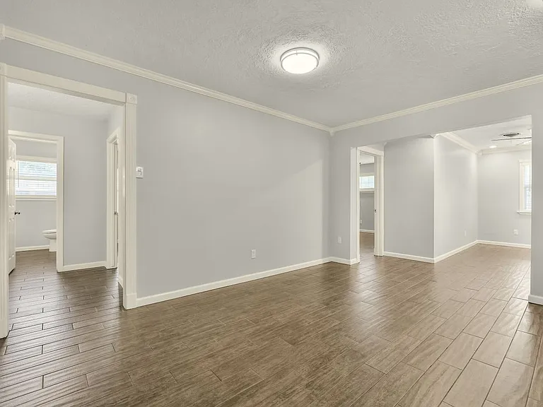 1125 Grace St — Photo 11