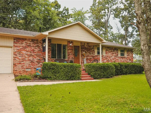 2632 Fox Dr, Poplar Bluff, MO 63901