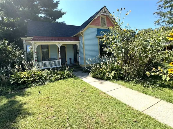 300 W Gay St, Warrensburg, MO 64093