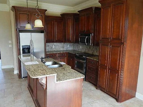 3rd image of 515 Chinquipin Dr