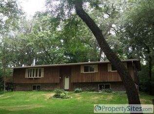 17N182 Powers Rd, Gilberts, IL 60136