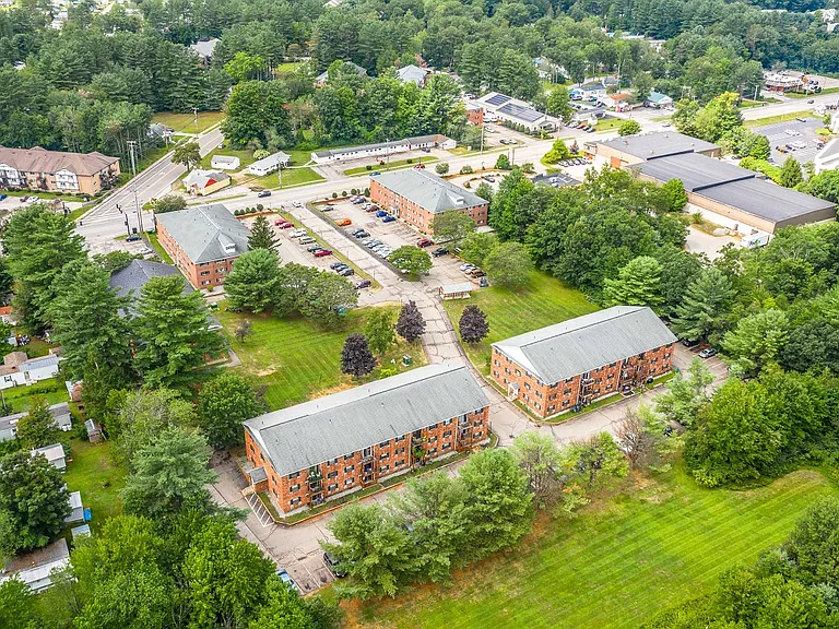 Meadowbrook Apartments — Photo 7