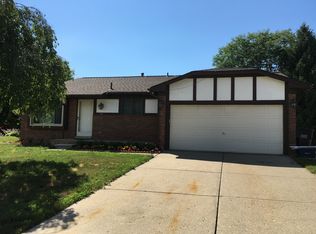 1670 Dancer Dr, Rochester Hills, MI 48307