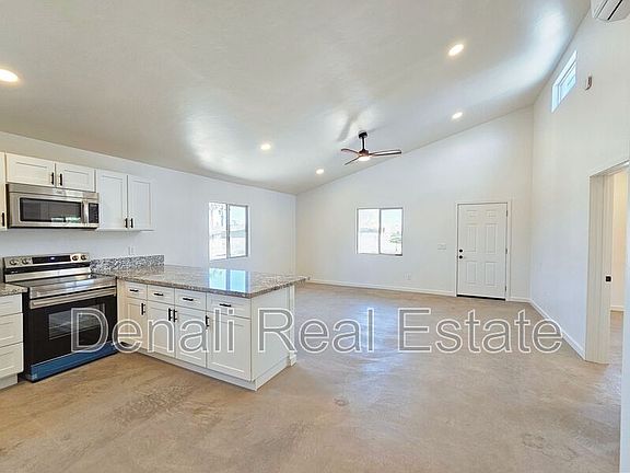 2nd image of 313 W Palmdale St Unit 2