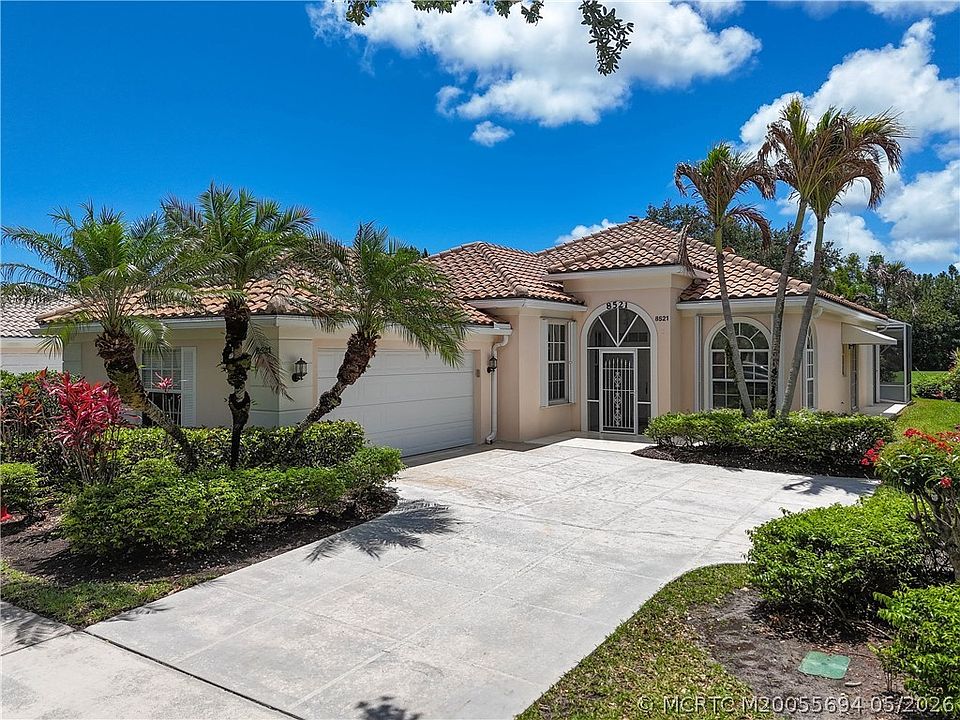 1st image of 8521 SE Palm Hammock Ln