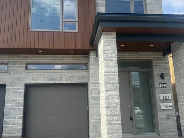 902 Pinecrest Rd #A, Ottawa, ON K2B 6B3