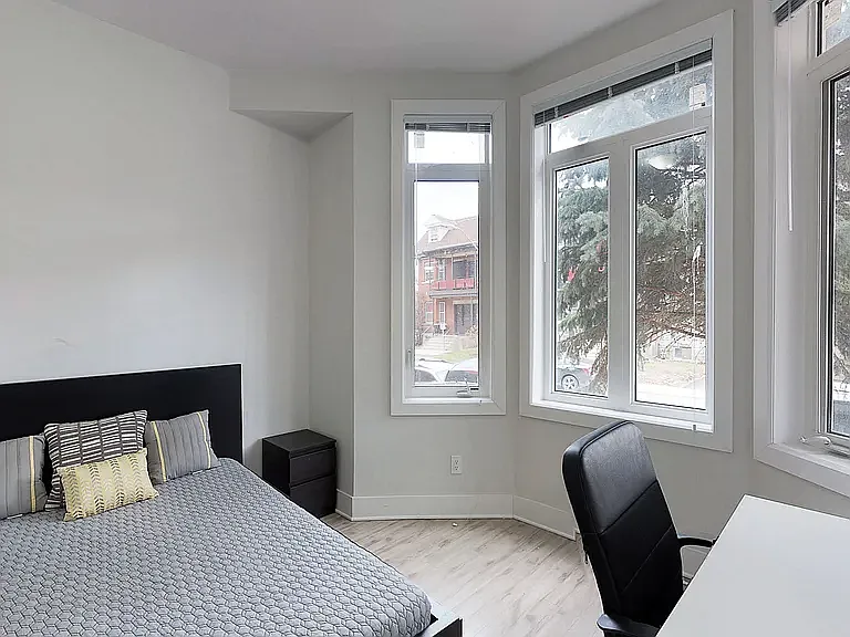 73 Blackburn Ave #73-1A — Photo 7