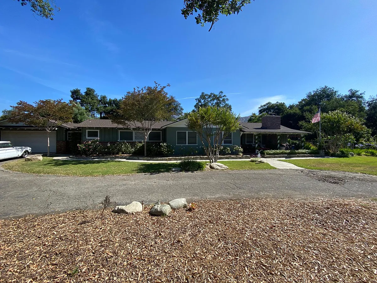 Building Photo - 1301 Mariposa Dr