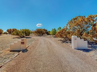 2 Estambre Ct, Santa Fe, NM 87508