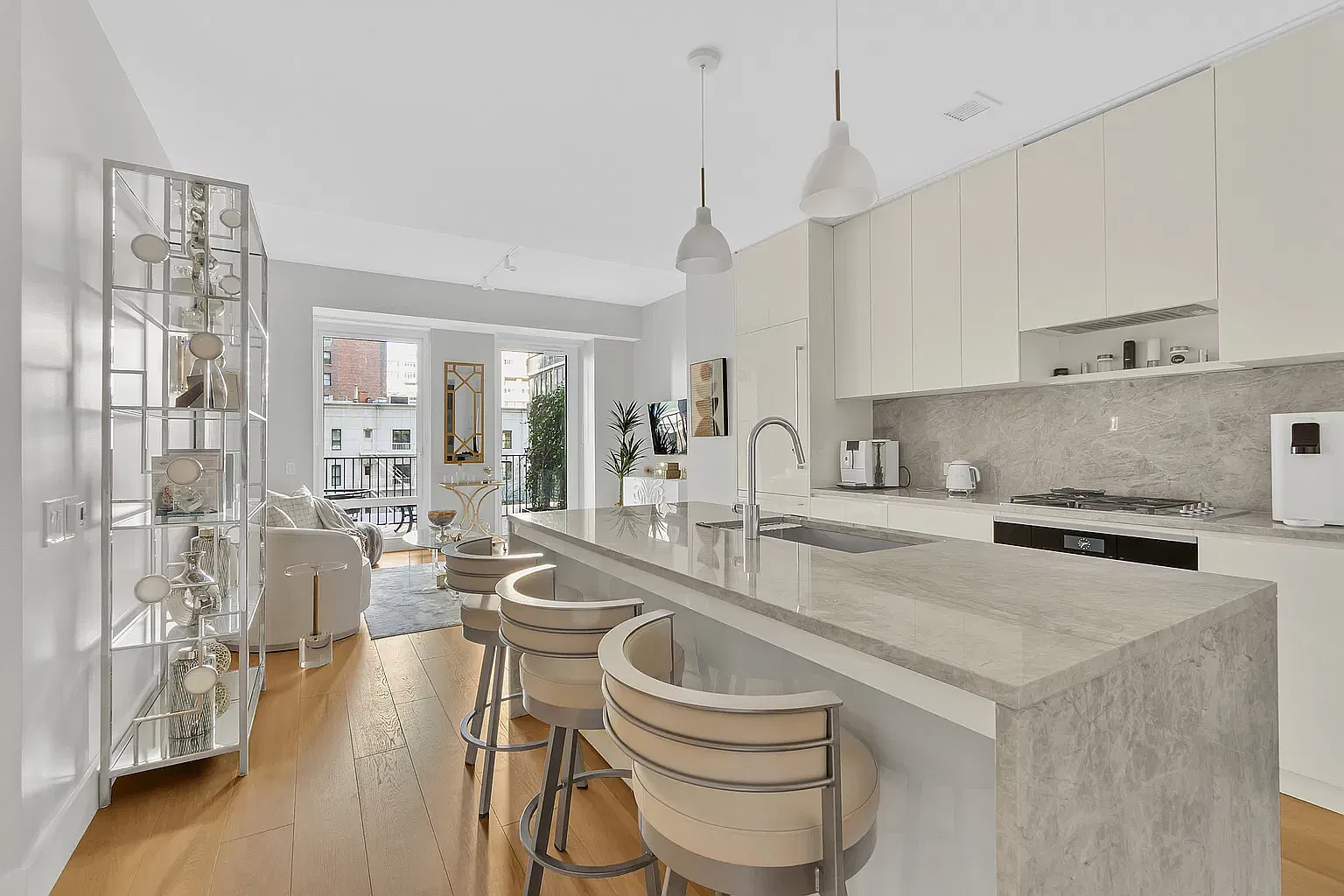 15 West 61st Street — Photo 3