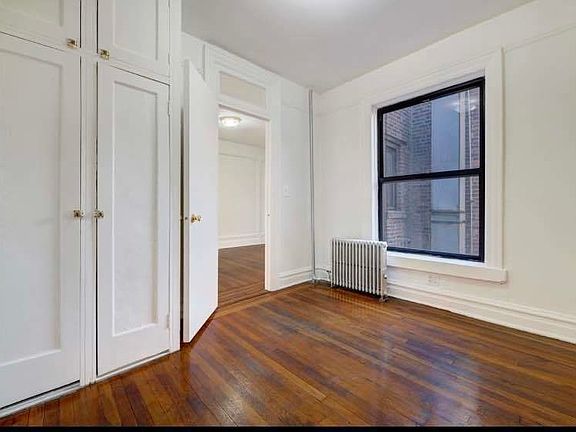 4th image of 440 E 6th St #13A