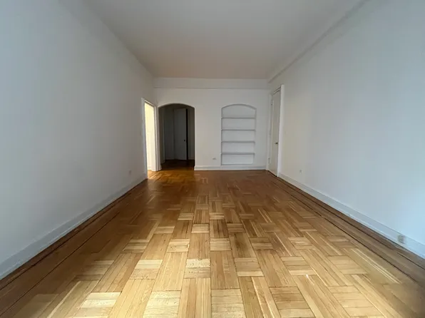 276 Riverside Drive image 1 of 9