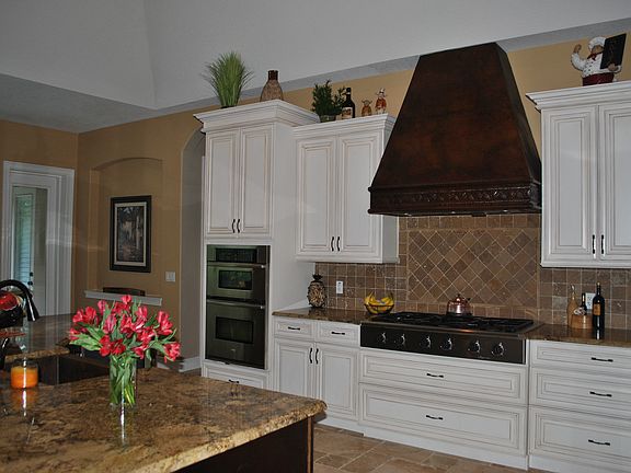 3rd image of 1722 Laurie Ln