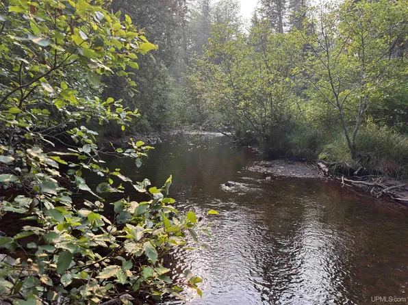 S Mandan Rd, Copper Harbor, MI 49918