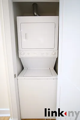 Rented by Link NY Realty | media 21