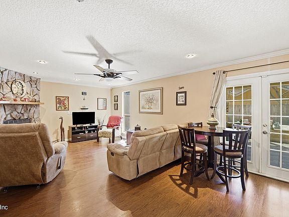 3rd image of 6628 PERIWINKLE Drive